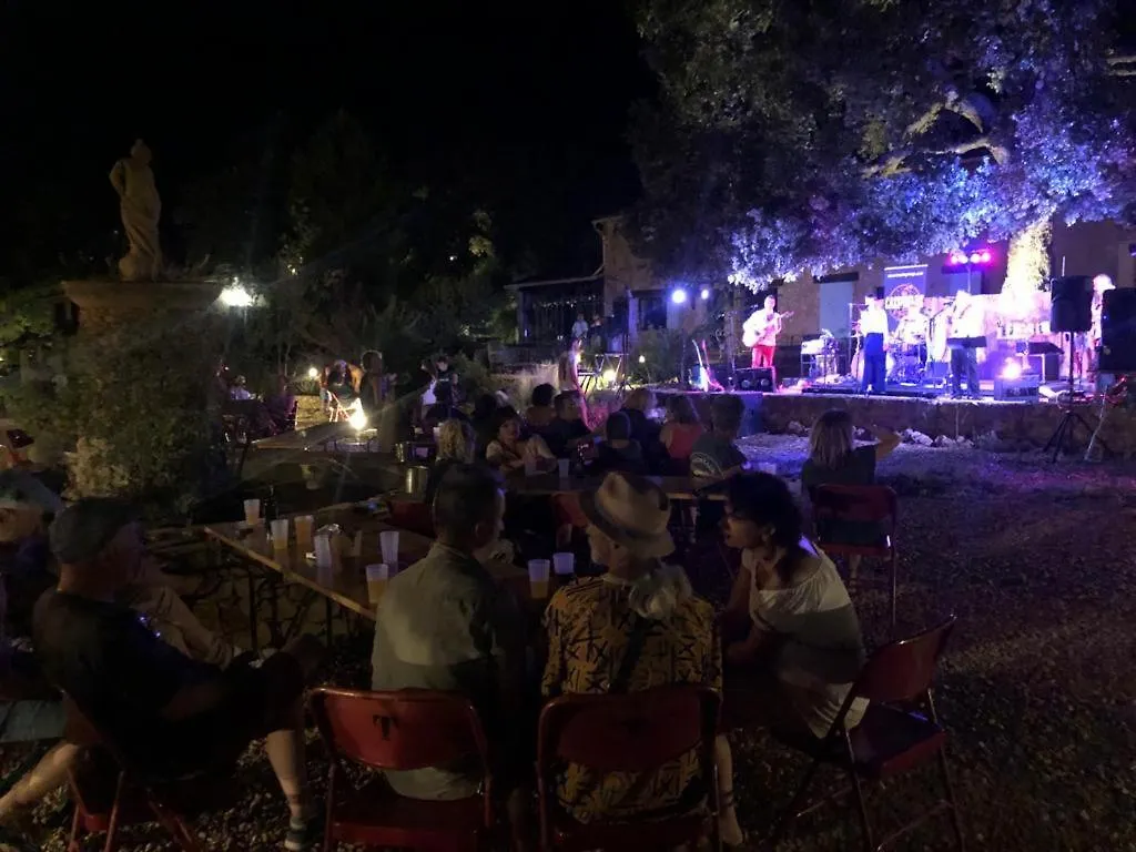 Holiday home Une Bastide A La Ferme, Avec Piscine Tavernes France