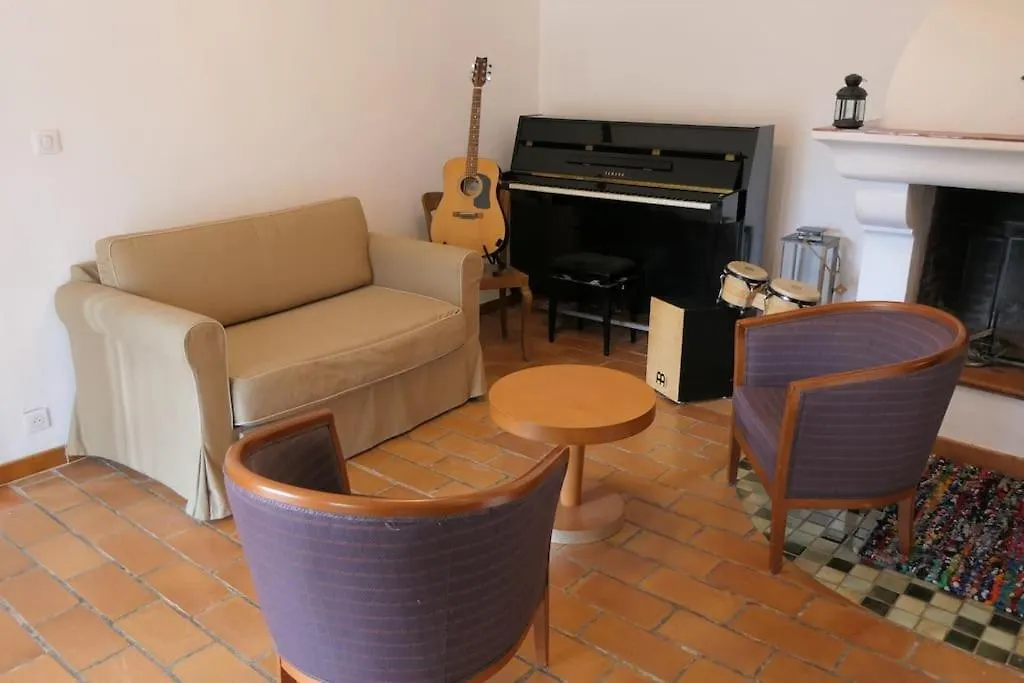 Holiday home Une Bastide A La Ferme, Avec Piscine Tavernes