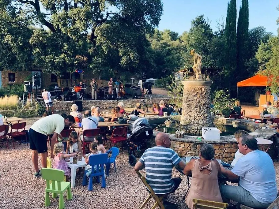 Une Bastide A La Ferme, Avec Piscine Tavernes