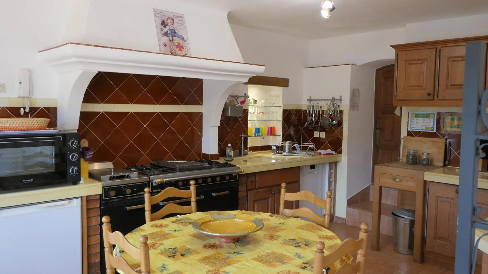 Holiday home Une Bastide A La Ferme, Avec Piscine Tavernes