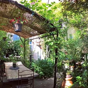 Au Puits De La Fontaine Guest house